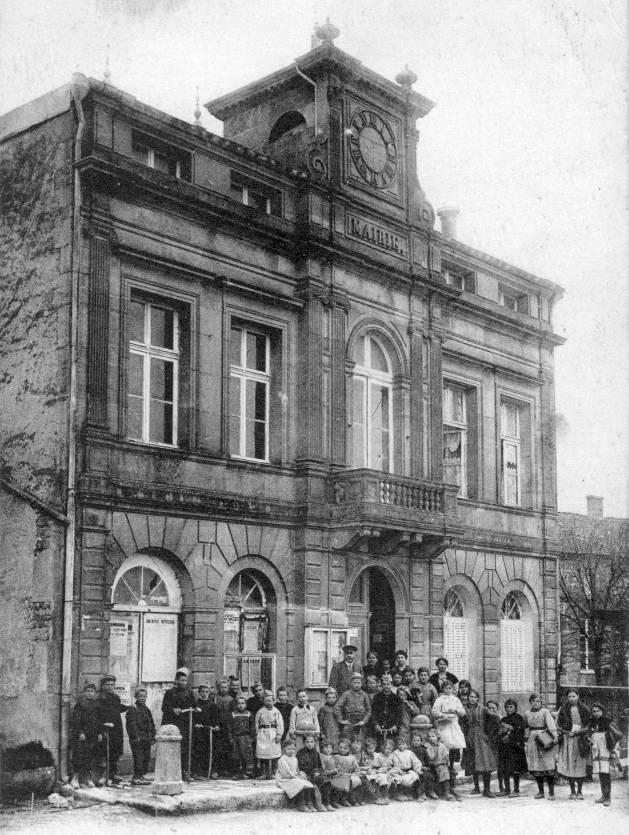 La mairie de Loisey au tout début du XXème siècle.