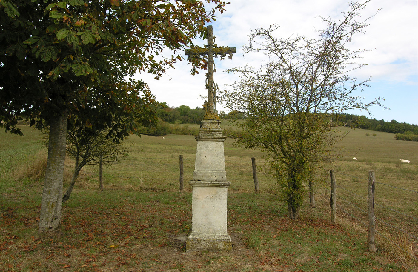 Croix de chemin à Loisey