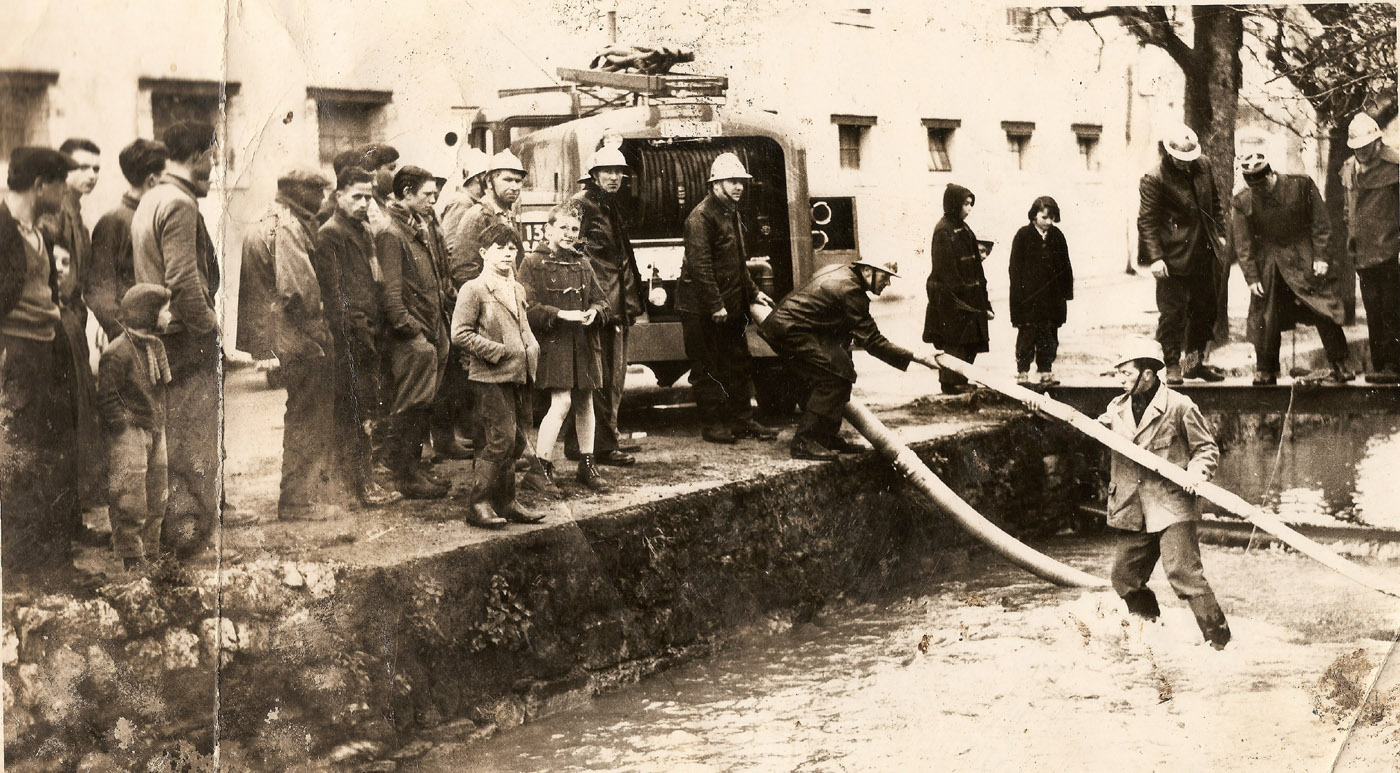 Manoeuvres des pompiers à Loisey dans les années 1950